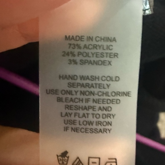 Vince Camuto Black Drawstring Joggers and Hoodie - Picture 9 of 9